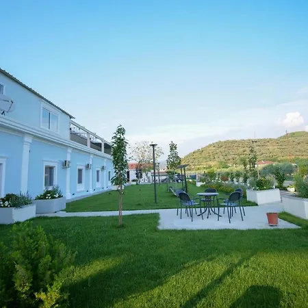 Hanna & Solei Μπεράτ