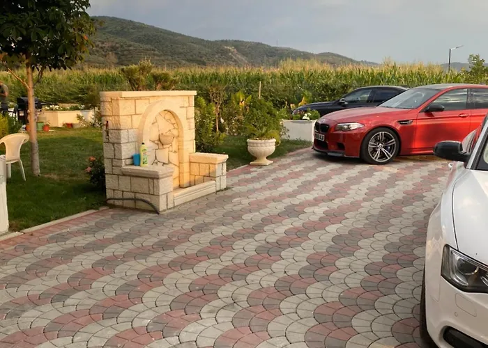 Hanna & Solei 3* Μπεράτ